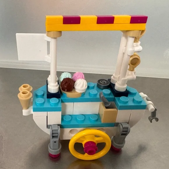 Two used Lego Friends sets. 41389 Ice Cream Cart & 41425 Olivia’s Flower Garden - Picture 6 of 11